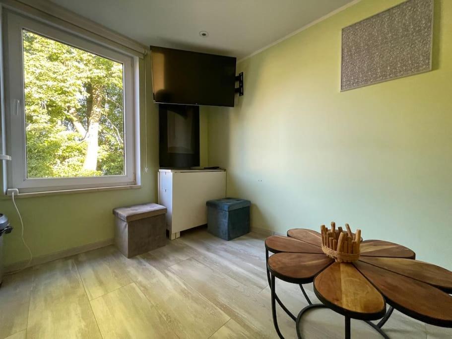 Prime 2br/ba Next To Main Station & Olympic Center Apartment